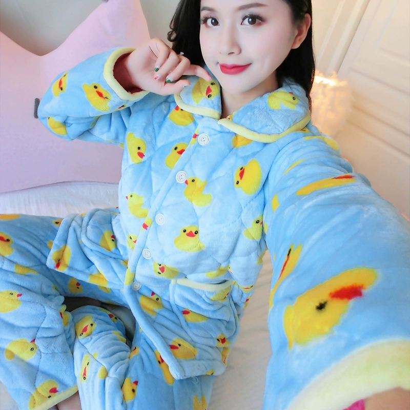 Mùa thu và mùa đông san hô lông cừu bộ đồ ngủ phụ nữ dài tay ba lớp dày flannel dịch vụ nhà phù hợp với áo khoác cotton dễ thương kích thước lớn