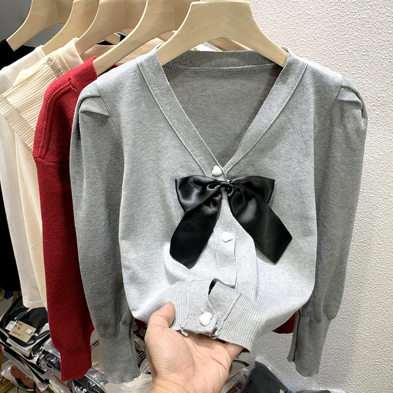 High-end gray sweater women's design sense niche V-neck bow top autumn and winter lazy style knitted cardigan jacket spring