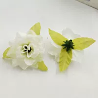 Молочно-белый