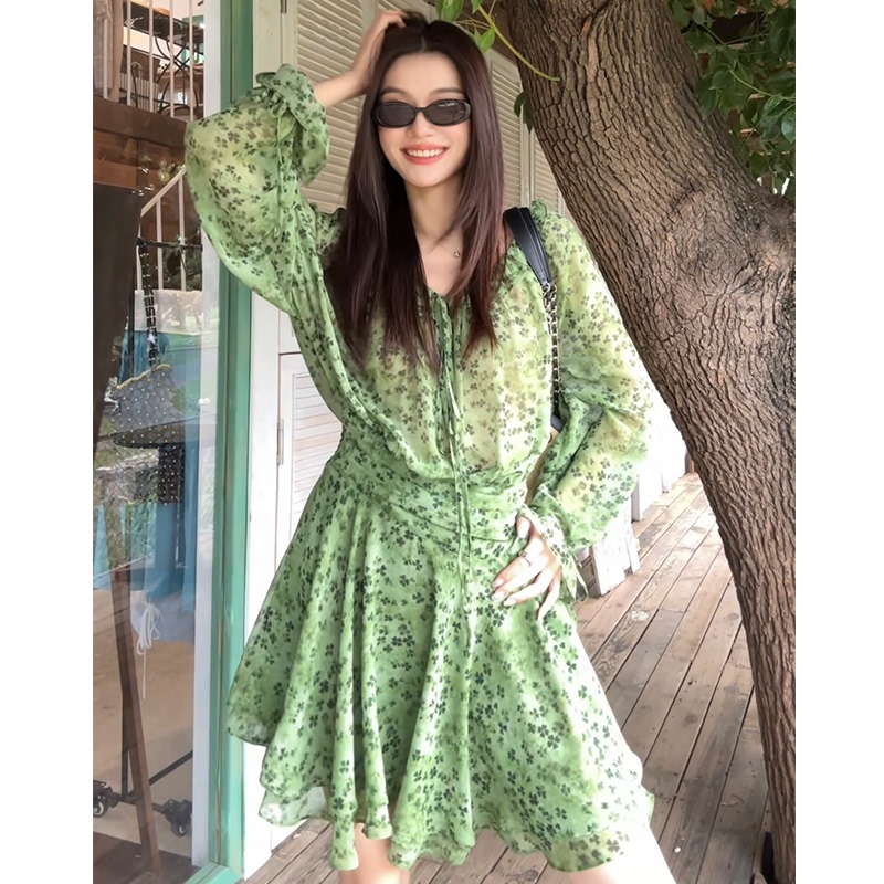 French-Style Green Floral Dress for Women, 2026 New Early Autumn Slim-Fit Elegant Waist-Cinching Irregular Short Dress