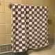Клетчатое полотенце для шахматной доски фиолетовое белое