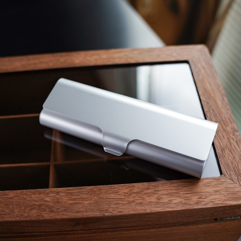 Casual Metal Glasses Case for Men and Women, Portable, Compact, Aluminum Alloy Storage Box, Pressure-Resistant, Student Myopia Glasses, Anti-Scratch Casual Metal Glasses Case for Men and Women, Portable, Compact, Aluminum Alloy Storage Box, Pressure-Resistant, Student Myopia Glasses, Anti-Scratch