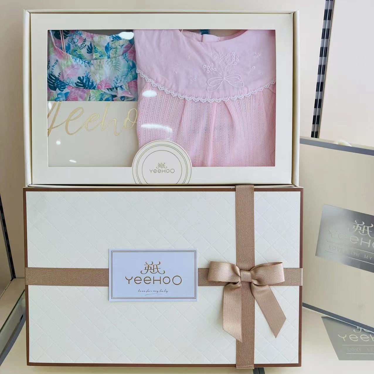 Yingzi Newborn Gift Box Newborn Baby Delivery Kit and Gown Open Crotch Pants Socks Custom Special Cabinet Gift Box