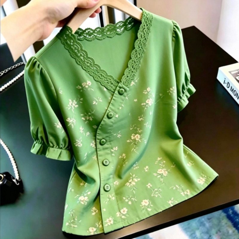Fresh and Stylish Short-Sleeve Shirt for Women, Summer 2026, Trendy Design, Loose Fit, Green Lace Trim, V-Neck Blouse