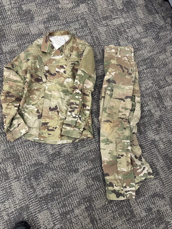 U.S. Army Land Forces Second-Generation Mc/Ocp Camouflage Summer Training Uniform Set, Blended Scratch-Resistant Plaid, 95% New