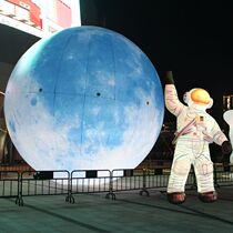 Inflatable lunar Air model astronaut Jade Rabbit moon cake luminous Mid-Autumn Festival props cartoon custom closed air suspension fan