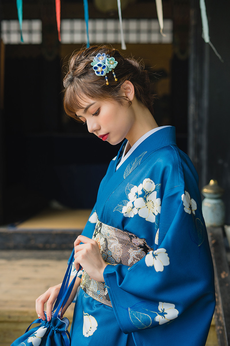 月下和服蓝色白花日系文艺复古改良正装和服怎么搭？宝藏单品终于被我 