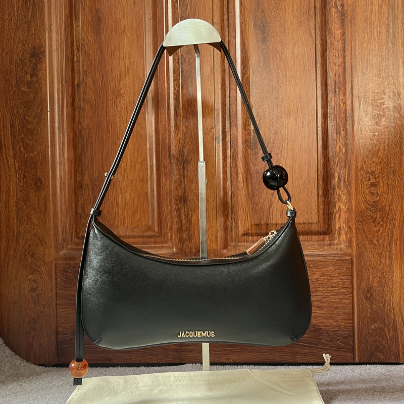Jacquemus Niche Design Underarm Bag Versatile Fashion Large Capacity High-End Shoulder Handbag Baguette Bag for Women
