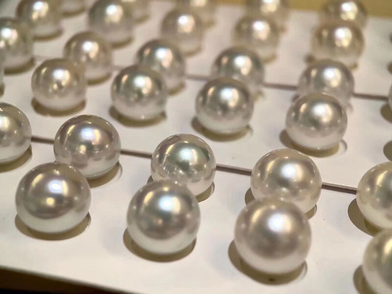 Australian White Seawater Pearl 18K Earrings, Perfectly Round, Basically Flawless, Strong Luster, 10-15mm, Gilde Venus Australian White Seawater Pearl 18K Earrings, Perfectly Round, Basically Flawless, Strong Luster, 10-15mm, Gilde Venus