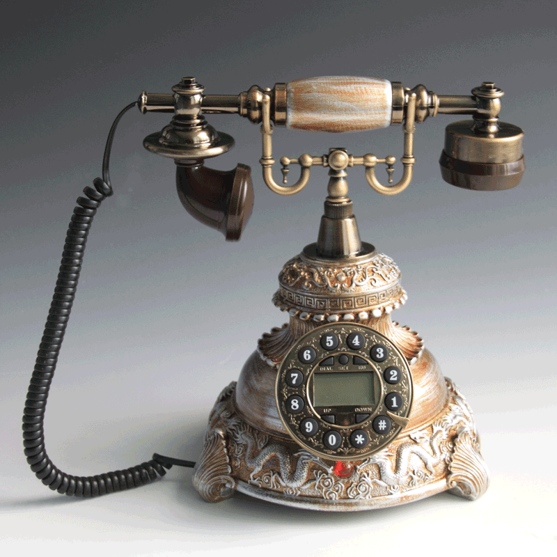 New European-style antique antique telephone retro-antique resin process living room decorated with a cabin telephone