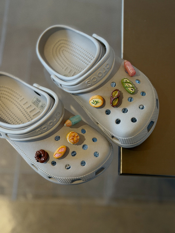 Draw a Bread Design on Crocs Clogs Shoe Charms Shoe Decorations Suitable for Crocs Resin Decorative Accessories Draw a Bread Design on Crocs Clogs Shoe Charms Shoe Decorations Suitable for Crocs Resin Decorative Accessories