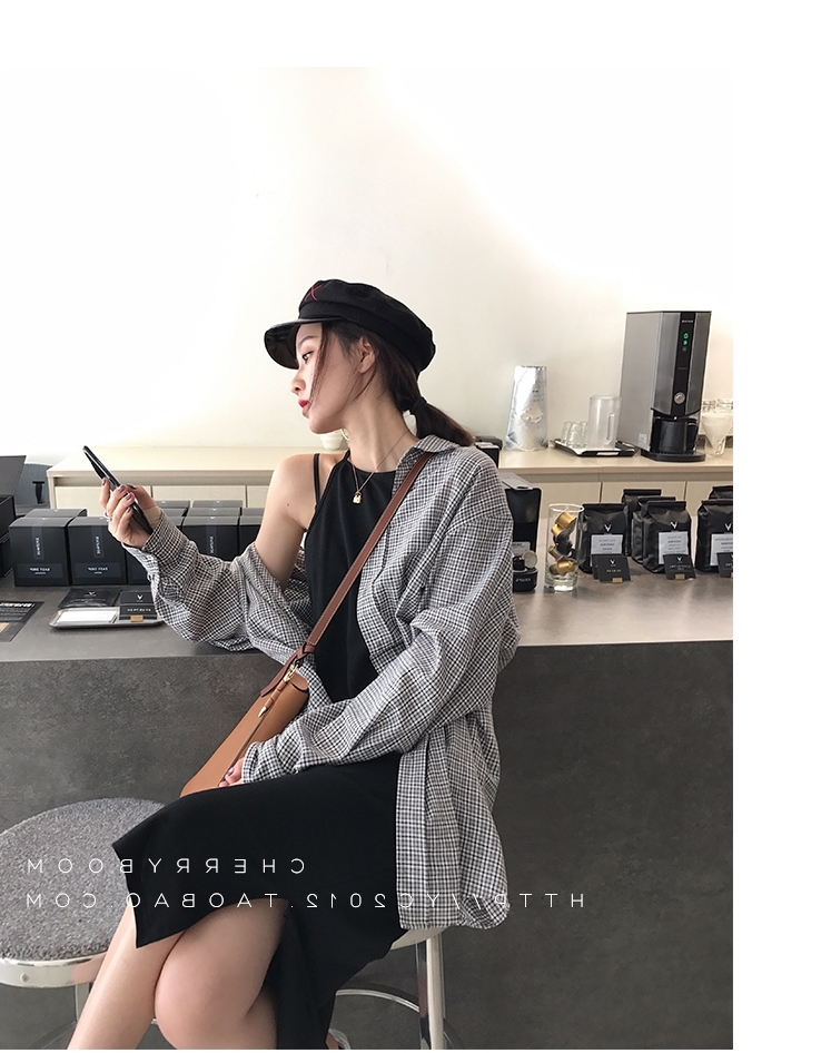 Bộ đồ mùa thu sớm Áo sơ mi kẻ sọc phong cách retro Hồng Kông Áo khoác nữ ngắn + Đầm dài cách ly Đầm hai dây đồ bộ thun