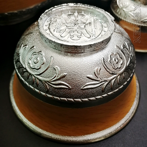 Монгольская пастбища тост -миска с молоком чай чайная чаша белая миска вода вода Монголия на столовая посуда этнические подарки