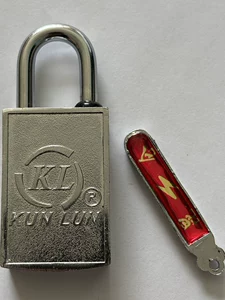 Откройте коробку счетчика, магнитный индукционный замок с паролем, ключ с магнитной полосой, навесной замок Куньлунь, магнитный замок с паролем, магнитный замок КУНЛУНЬ.