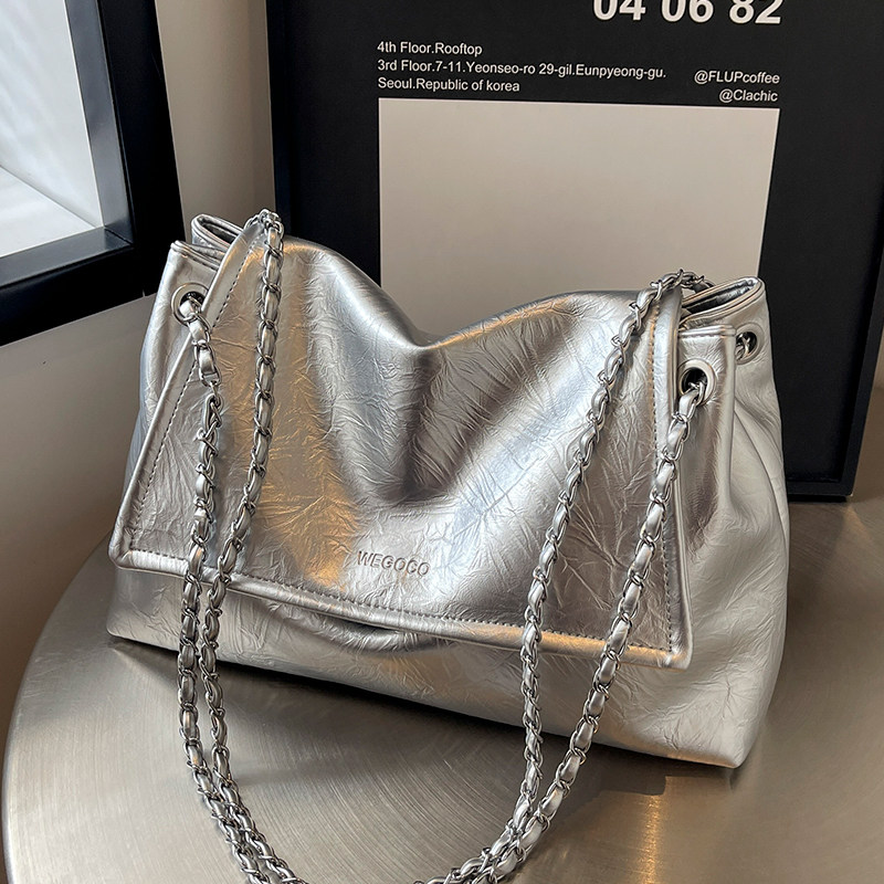 Популярная в этом году простая женская сумка подмышками, новинка 2026 года, универсальная модная сумка-мессенджер на одно плечо большой вместительности высокого класса.