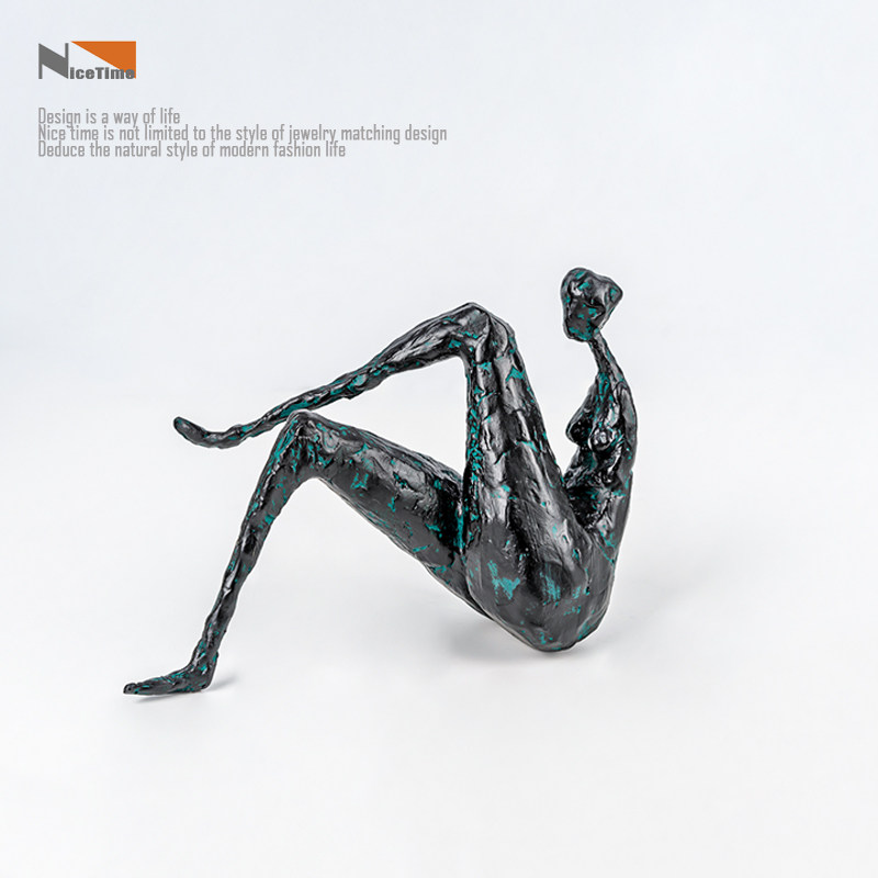 Modern light lavish sitting girl figure Sculpture Art Pendulum room Desktop Sample House Display Center-Like Inter-Board Adornment