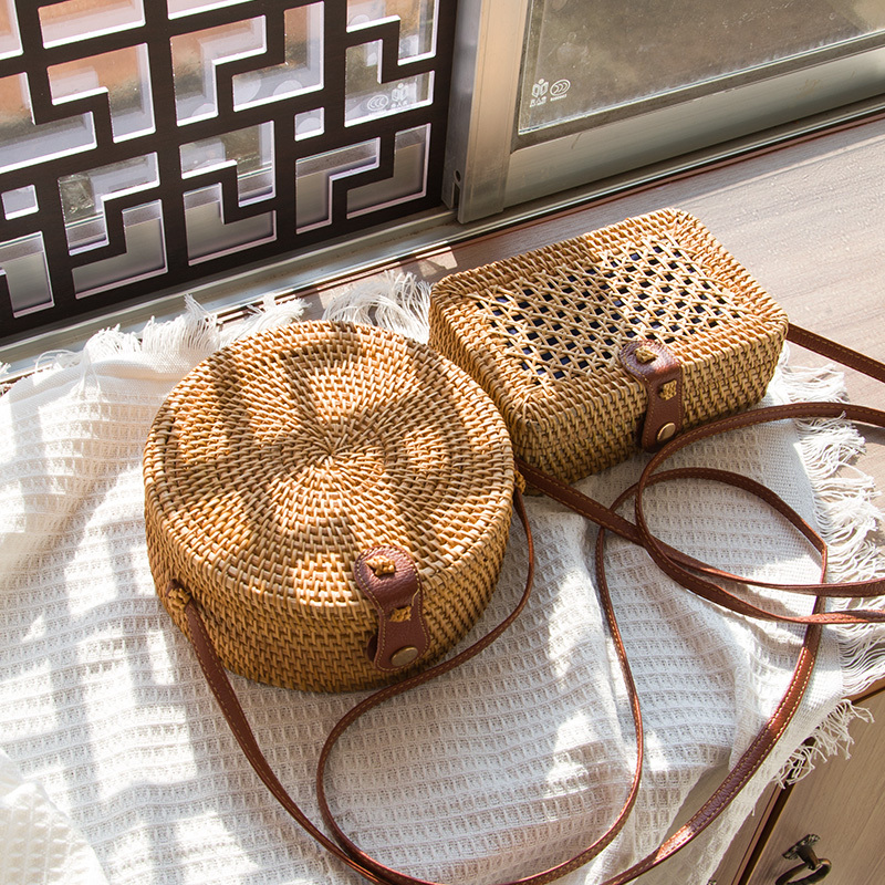 Imported Rattan Woven Single-Shoulder Crossbody Bag, Hand-Woven, Fashionable and Versatile, Small Round Bag for Girls, Lined Square Hollow Bag
