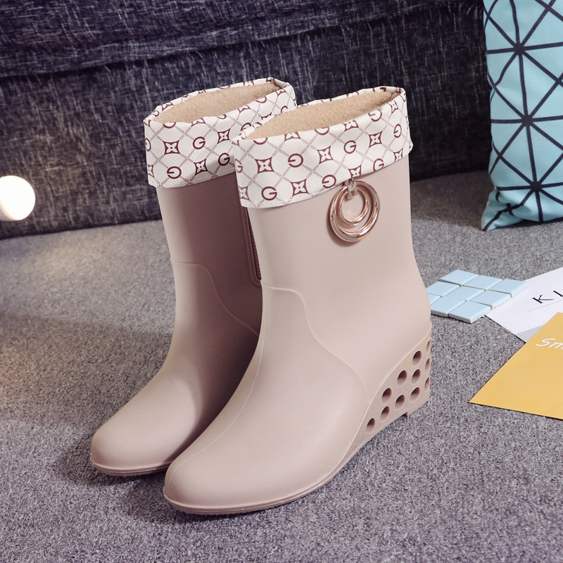 Increased water shoes women's non-slip sweet car wash student overshoes sunny rain shoes women's middle and low top four seasons Korean version of water boots with cotton