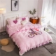 Cotton lưới đỏ in công chúa gió giường bốn mảnh set 1,8 m cô gái trái tim giường váy cổ tích nhỏ bông chăn tấm chăn ga cao cấp