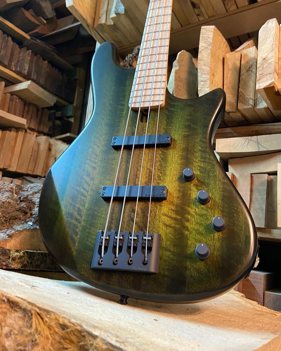 Retro jazz bass Marleaux Germany artisanal BASS deep bass agent four strings electric bass active violin