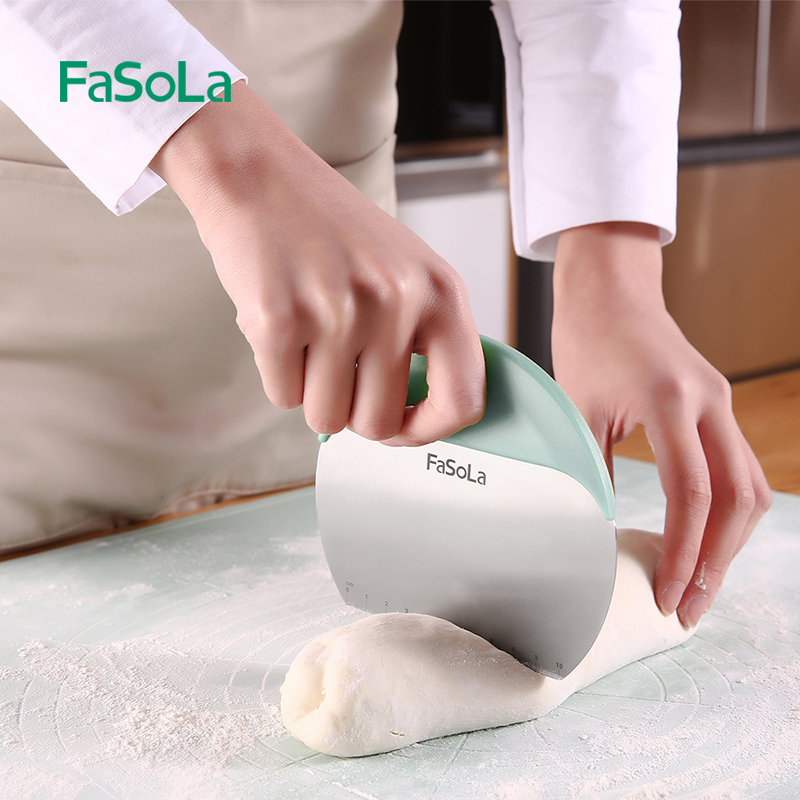 Japan Fasola household kitchen baking tools Section knife scraper Silicone food grade kneading pad scraper blade