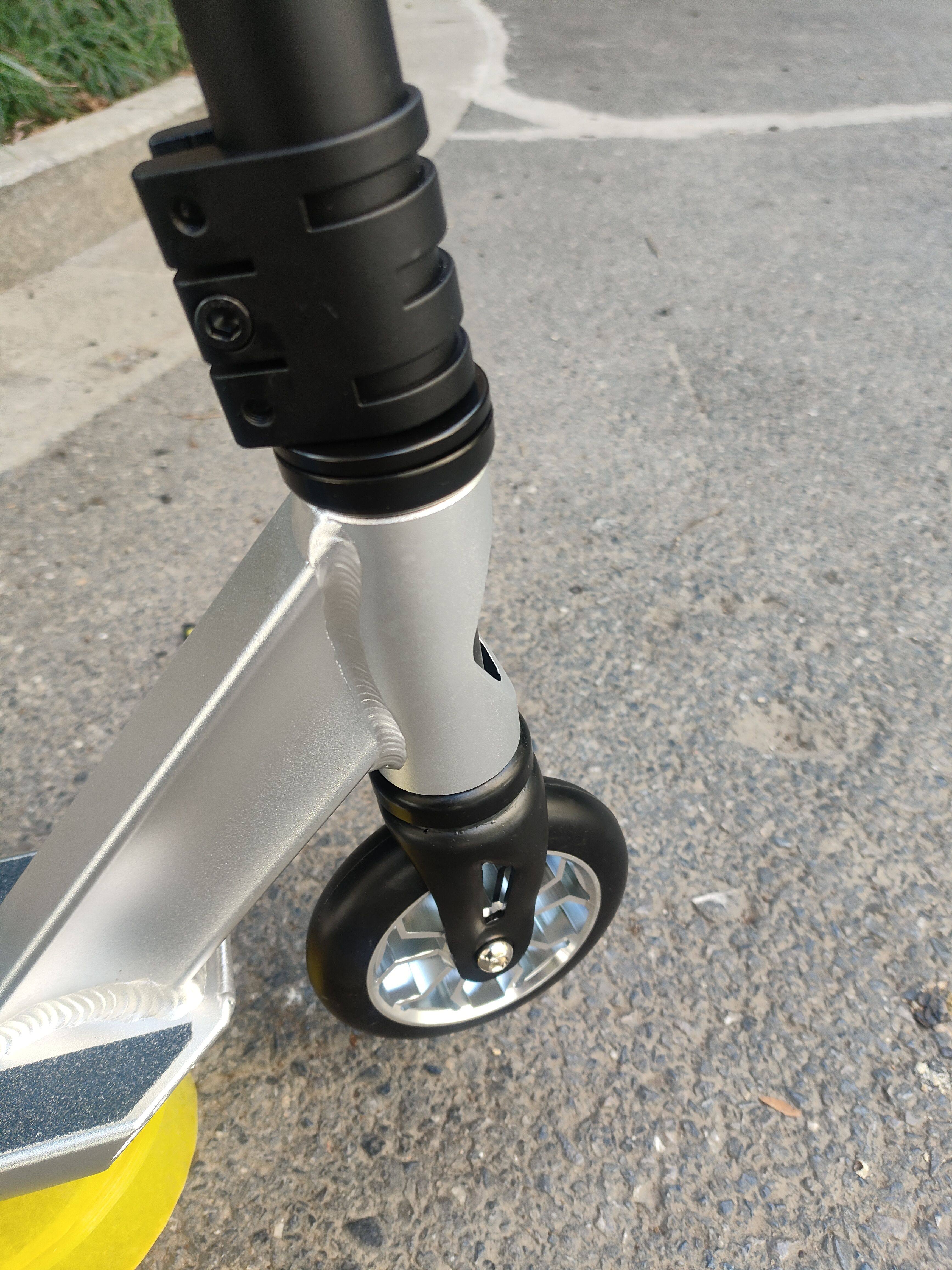 Самокат 特技滑板车专业极限运动人物街头青年学生成人两轮校园滑板车