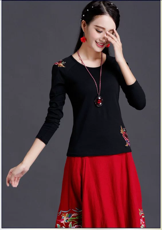 Áo dài nữ Trung Quốc kiểu dáng mùa thu Quốc phục mùa thu thêu cỡ lớn tay áo dài chạm đáy Áo thun cổ tròn thêu áo thun nữ
