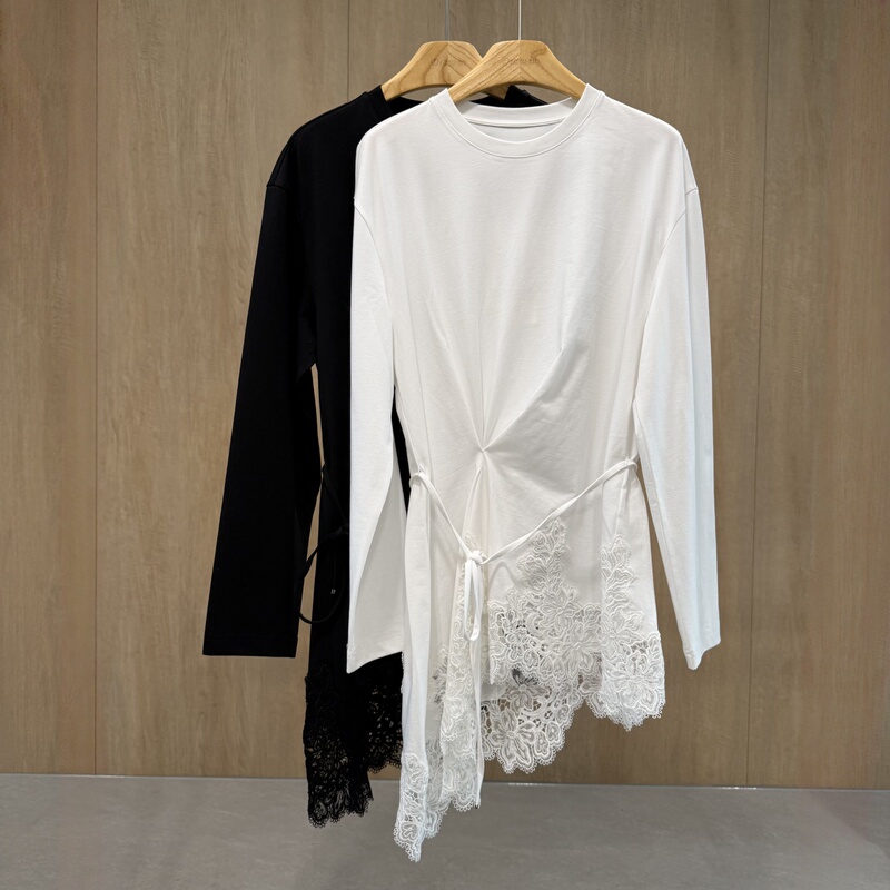 Authentic~ Designer Brand 2026 Autumn and Winter New Exquisite and Elegant Lace Patchwork T-Shirt for Commuting and Layering