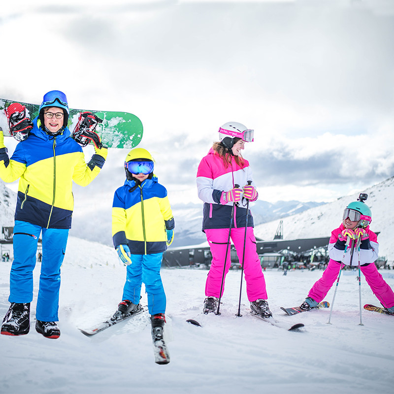 Northeast Harbin Mohe River Snow and Rural Tourism Warmth Equipment of minus 30-40 degrees Cold-proof and Ski Suit for male and female children