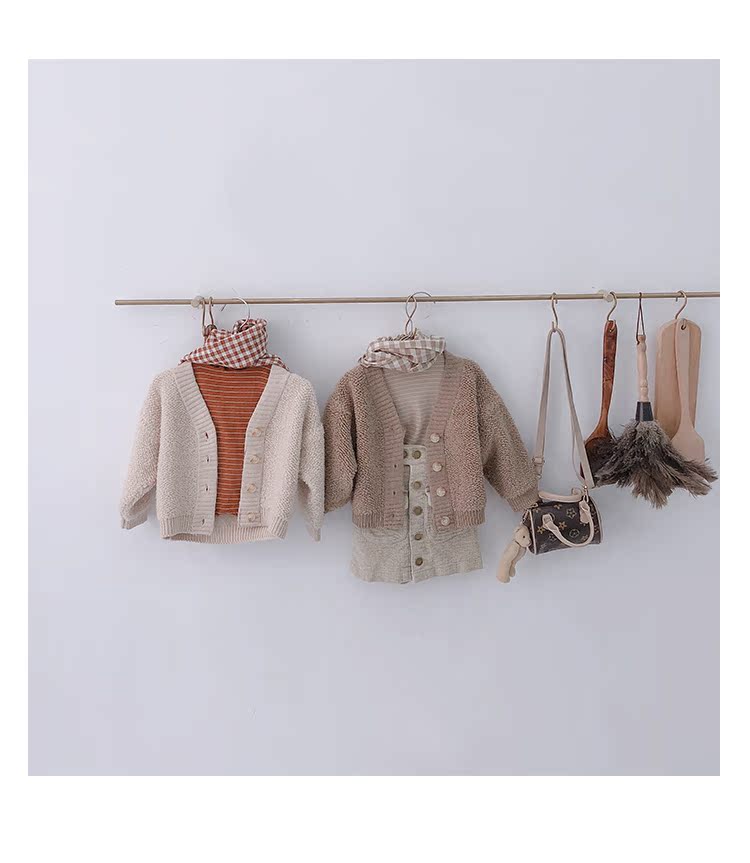 Candy Grandpa Girls Fall / Winter Nhật Bản Áo len cổ chữ V Áo len trẻ em 3 tuổi Áo len cho bé áo khoác mùa hè trẻ em cao cấp
