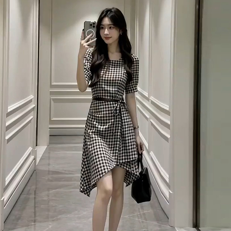 Korean Retro Plaid Irregular Short-Sleeved Dress for Women, Summer Korean Design, Waist-Cinching Slimming Short Skirt