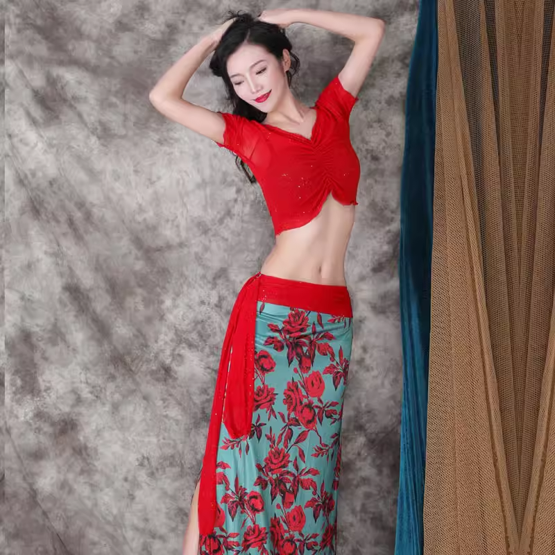 探寻东方之美：肚皮舞水晶棉绑带短袖练功服的秘密