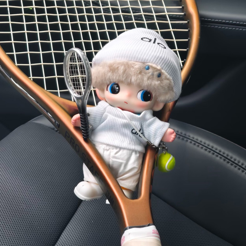 Tirelire Alo Tennis Sports Set, Black and White, Same Style as Dimoo Vinyl Plush, Only Baby Clothes Tirelire Alo Tennis Sports Set, Black and White, Same Style as Dimoo Vinyl Plush, Only Baby Clothes