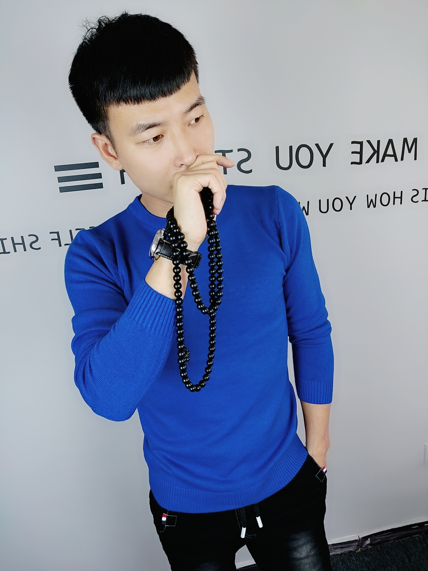 Chàng trai mùa thu đông tinh thần áo sơ mi nam tay dài màu rắn tay lửng lưới đỏ với áo len xu hướng giới trẻ thời trang nam