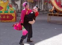 Pig Bajie backs daughter-in-law old man backs daughter-in-law characteristic dragon and lion dance props folk performance props