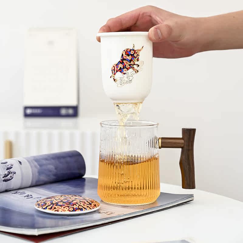 Ceramic tea cup with lid office tea separation tea cup personal Chinese filter custom mug water cup