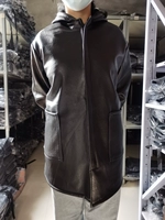 Темно-коричневый плотный бархат средней длины