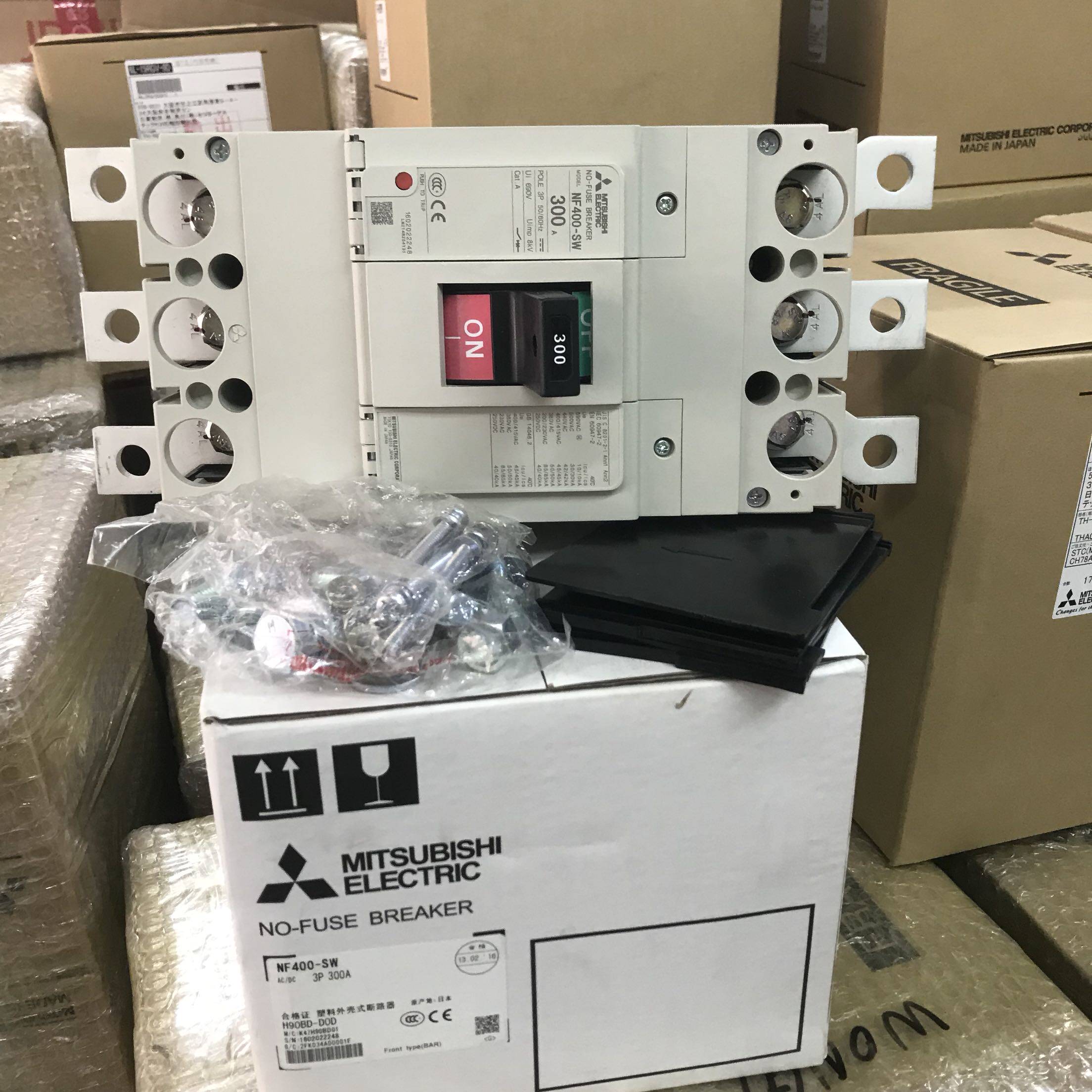 Автоматический выключатель 原装正品三菱塑壳断路器总闸开关nf400-sw 3p 400a 300a 350a 250 Mitsubishi