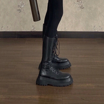 The small sub-welfare section heightening the thin upper foot great looks ~ ~ ~ round head thick bottom Martin boots