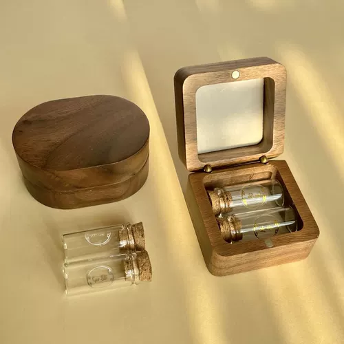 Детская коллекция сувенирных волос.