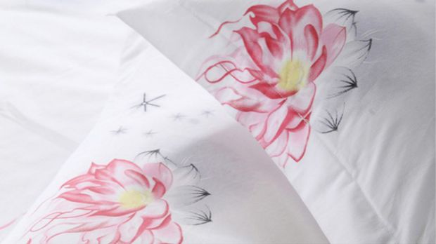 Khách sạn In Bộ đồ giường khách sạn Vỏ gối màu trắng Bông vải cotton Tình yêu đầu tiên gối cao su