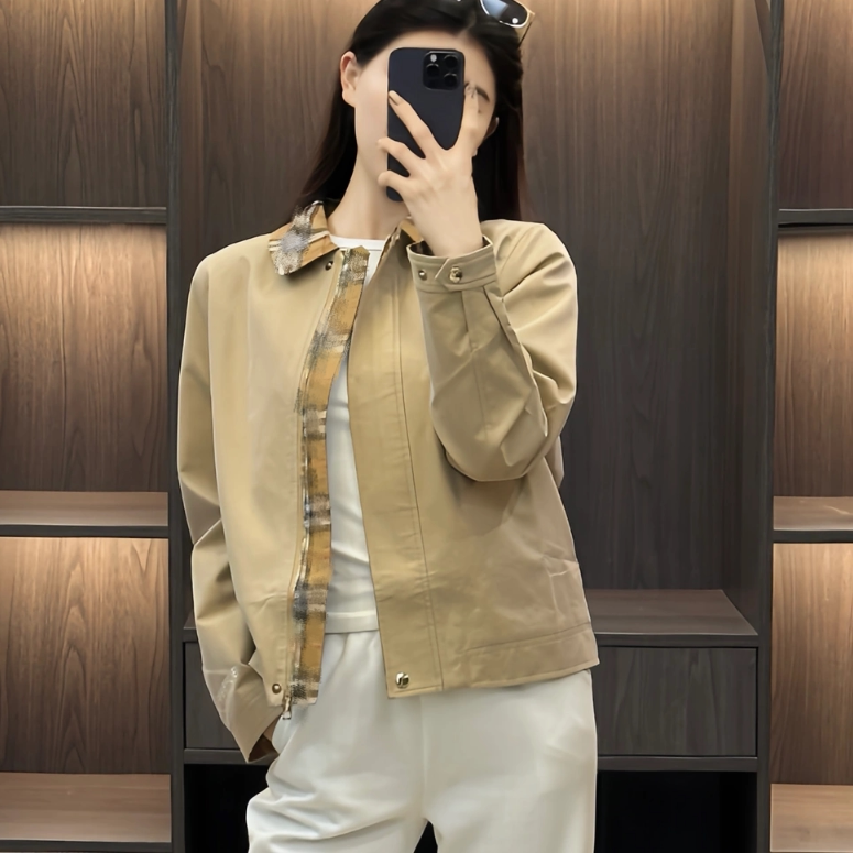Premium 26-Year-Old Brand's New Spring and Autumn Classic Plaid Old Money Style Lightweight Casual Jacket Trench Coat for Women, Short Style