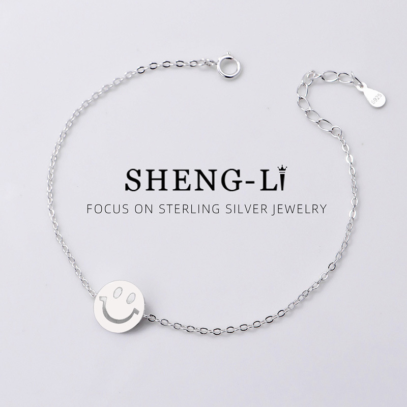 Smile Bracelet with a Light Luxury and High-End Feel, S925 Sterling Silver Smiley Face Bracelet for Women, Simple and Elegant Silver Bracelet, Minimalist Style