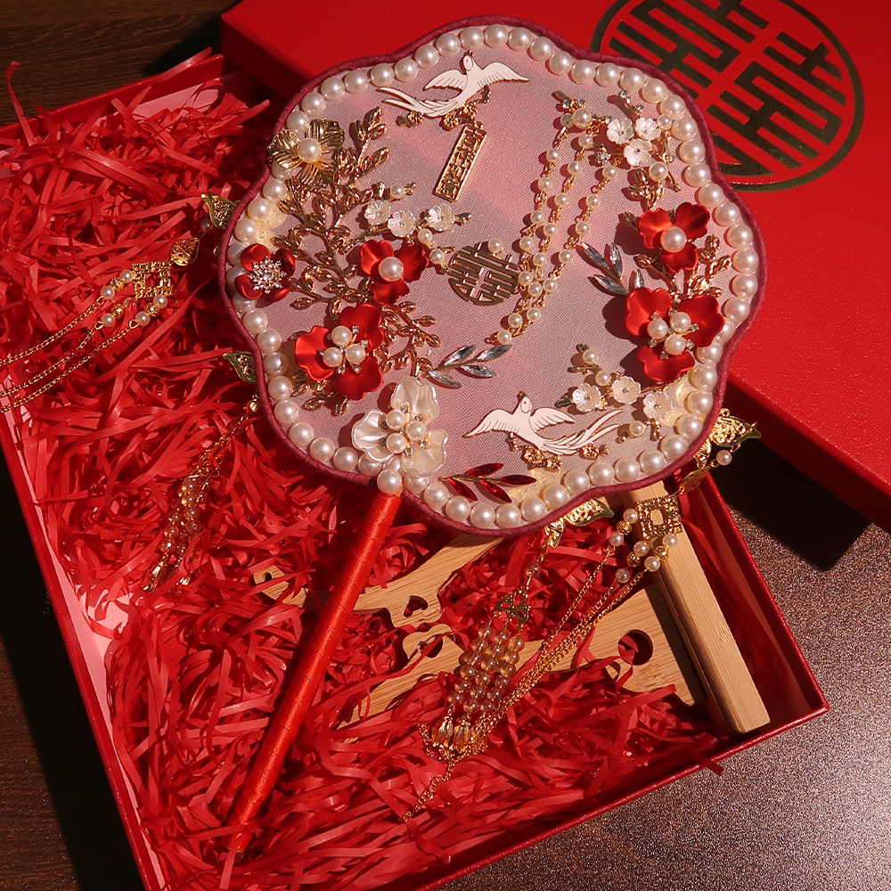 Chinese bride fan fan DIY holds flower wedding palace fan wedding dragon Fengxiu clothing fan fan package ancient fan