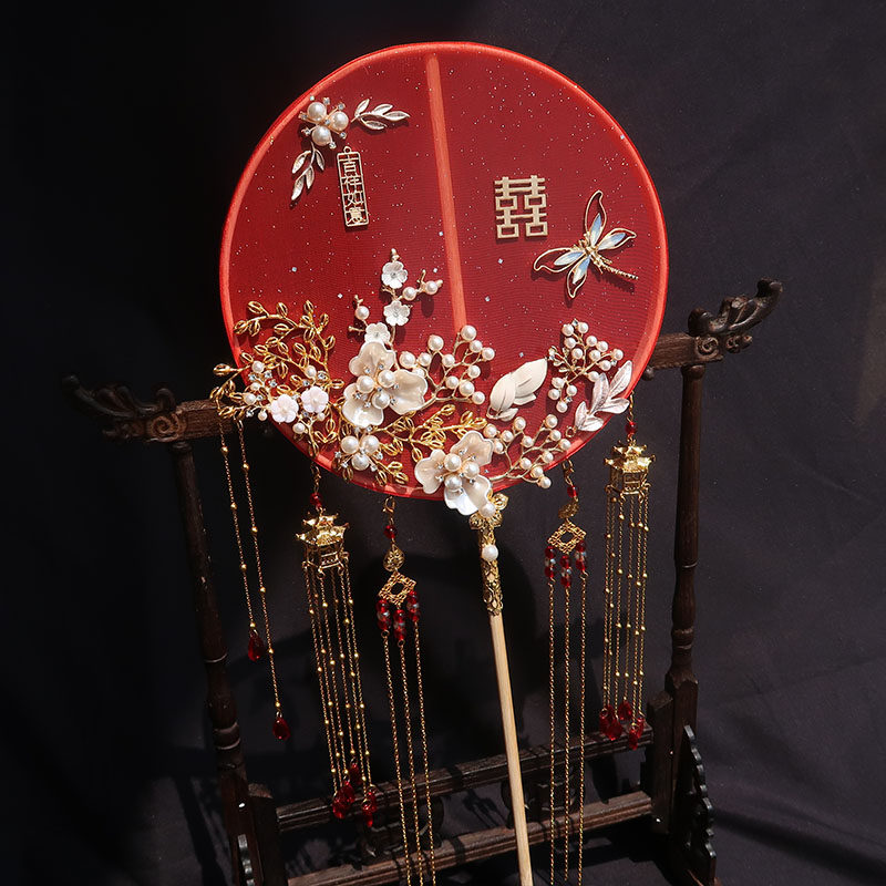 Chinese-style tuan fan scalding gold long handle hand bouquet wedding bride Long Feng Xiu He clothes fan diy palace fan wedding fan