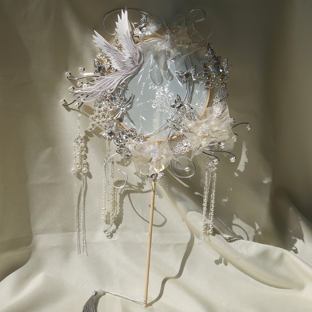 Bride Chinese wedding group fan fan wedding fan finished Xiuhe clothing fan fan fan with flower fan DIY material package