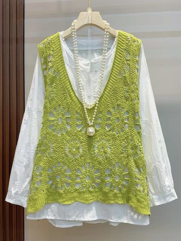 2025 Autumn/Winter Plus Size Women's Clothing: Super Stylish Vintage Hollow Knit Vest, Loose and Slimming Top for Layering, Trendy