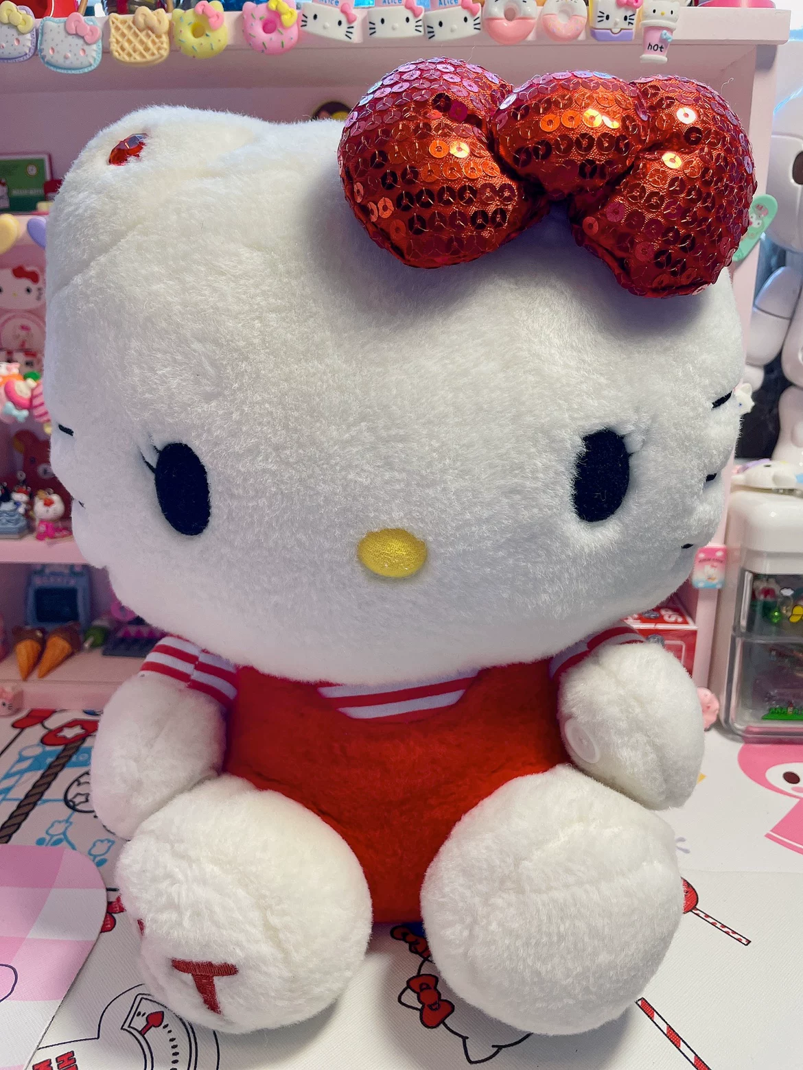Sanrio, Hello Kitty, plush doll made from antique material