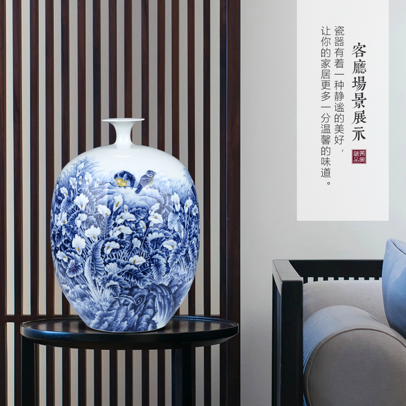 Master hand made blue and white porcelain vases, jingdezhen ceramics Chinese style living room TV cabinet porch is decorated furnishing articles