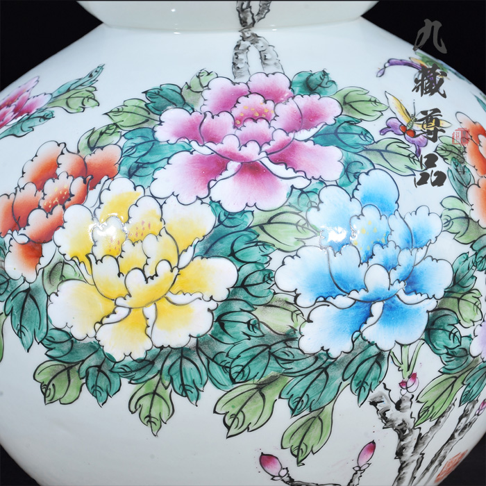 Jingdezhen ceramics antique hand - made famille rose blooming flowers gourd marriage room TV ark, handicraft furnishing articles